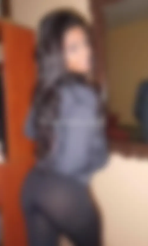 Arabe sexy en legging au super cul cherche du sexe à Courbevoie