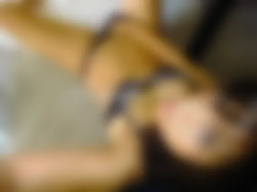 Jeune libertine arabe de Bordeaux cherche sexe et baise