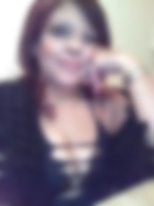 Beurette sensuelle et pulpeuse cherche rencontre sexe à Troyes