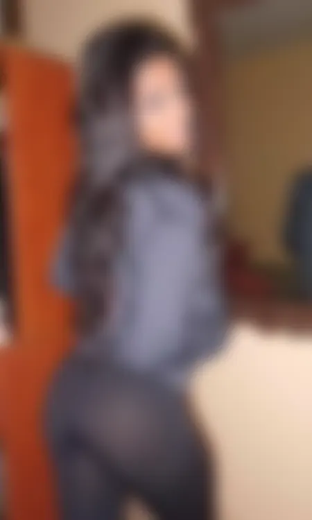 Beurette en legging avec des fesses sexy cherche un plan cul à Courbevoie