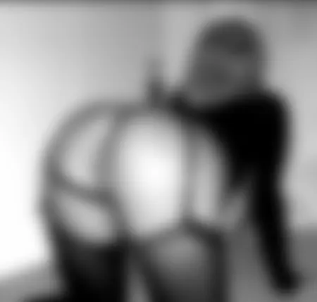 Rebeu mariée de Clermont-Ferrand envoie des photos hot sur Snapchat