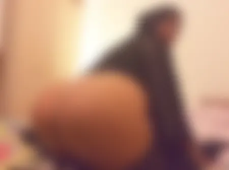Rebeu voilée avec de belles fesses sexy disponible pour plan sexe à Bondy
